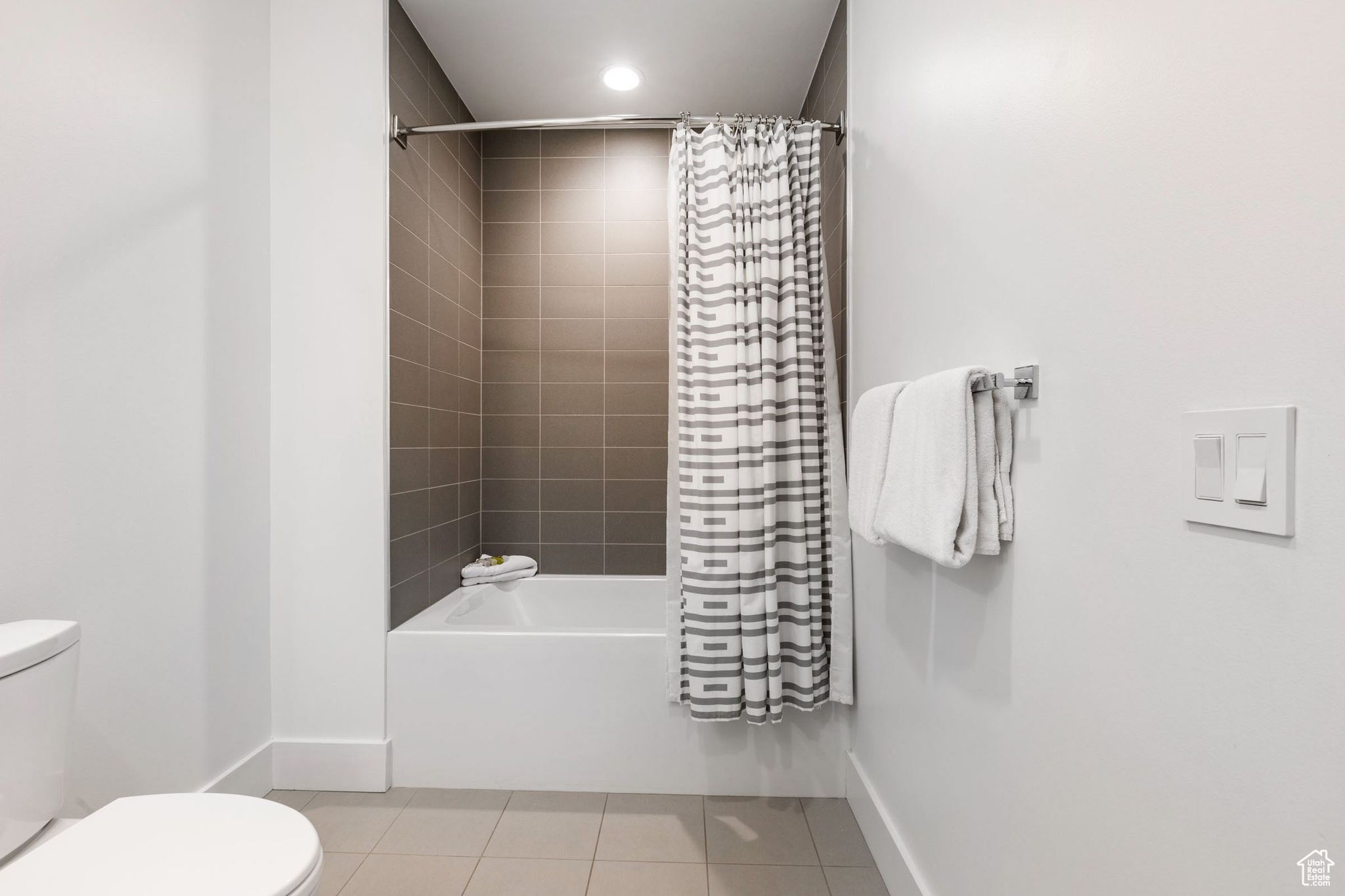 APEX RESIDENCECS - Residential