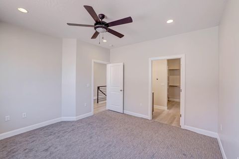 Tiny photo for 840 TWIN LAKES DR #424, Saint George, UT 84770 (MLS # 2125892)