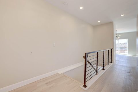 Tiny photo for 840 TWIN LAKES DR #424, Saint George, UT 84770 (MLS # 2125892)