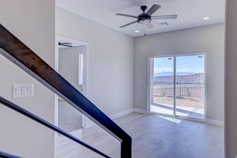 Tiny photo for 840 TWIN LAKES DR #424, Saint George, UT 84770 (MLS # 2125892)
