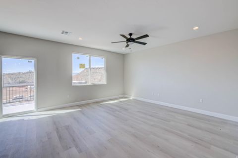 Tiny photo for 840 TWIN LAKES DR #424, Saint George, UT 84770 (MLS # 2125892)