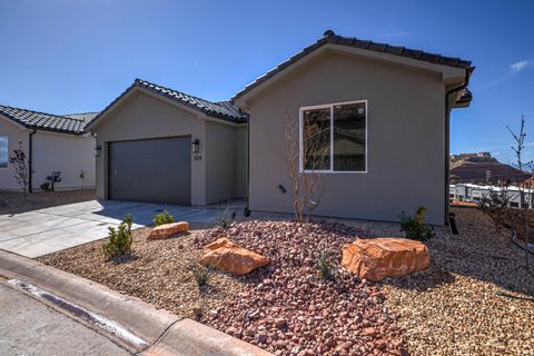 Tiny photo for 840 TWIN LAKES DR #424, Saint George, UT 84770 (MLS # 2125892)