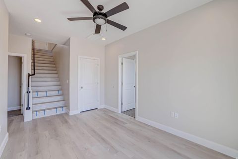 Tiny photo for 840 TWIN LAKES DR #424, Saint George, UT 84770 (MLS # 2125892)