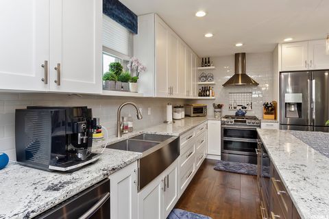 Tiny photo for 918 E SAGE PARK LN, Millcreek, UT 84117 (MLS # 2134907)