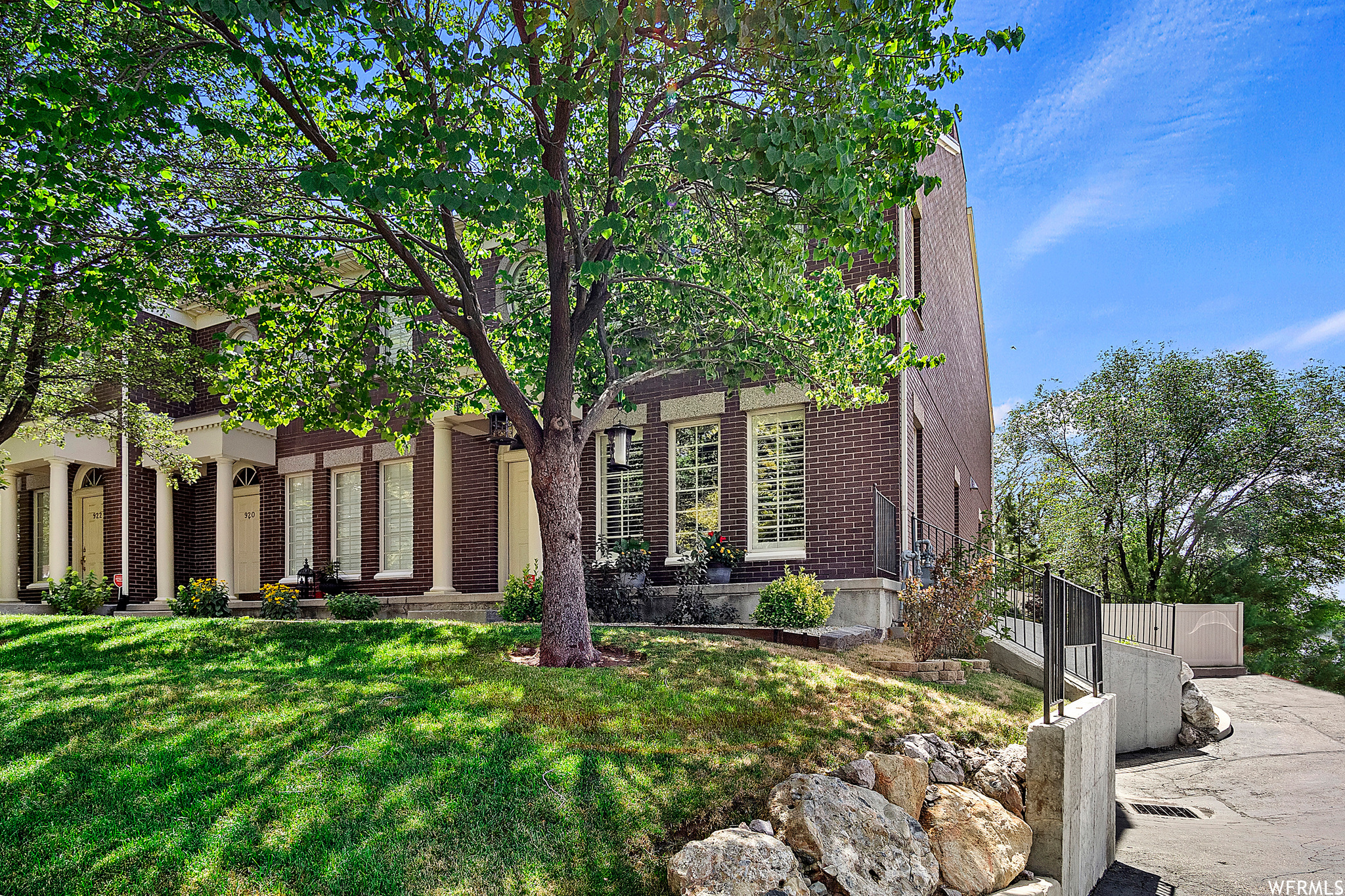 HILLTOP PARK - Residential