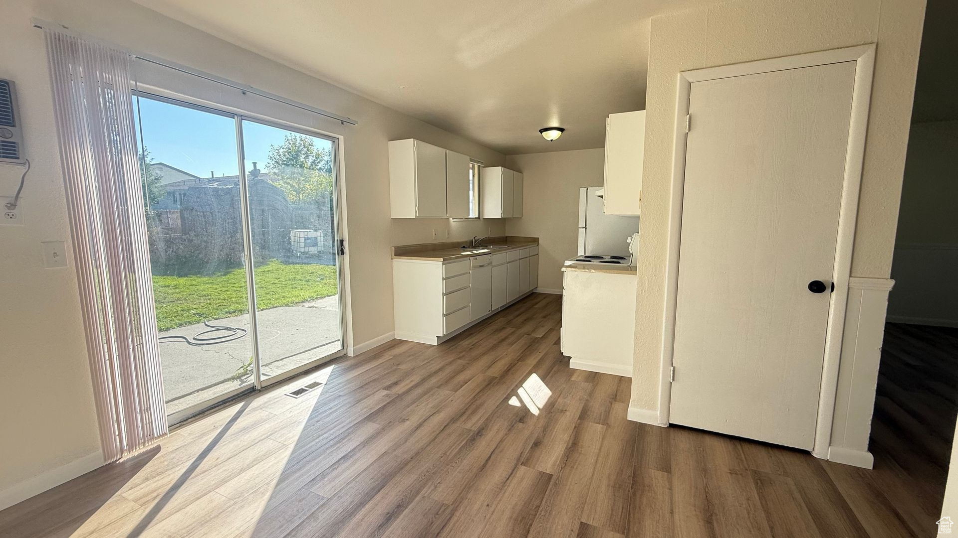 KIMBERLY CRE - Residential Lease