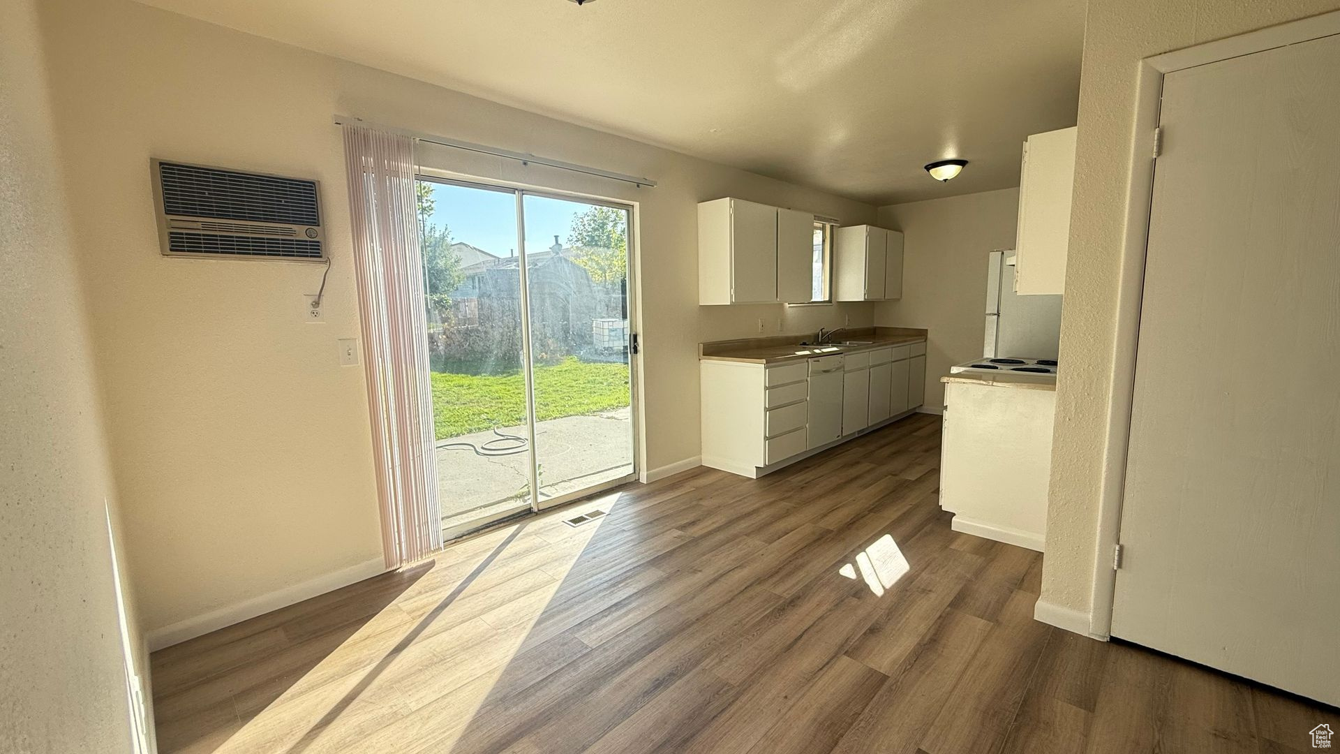 KIMBERLY CRE - Residential Lease