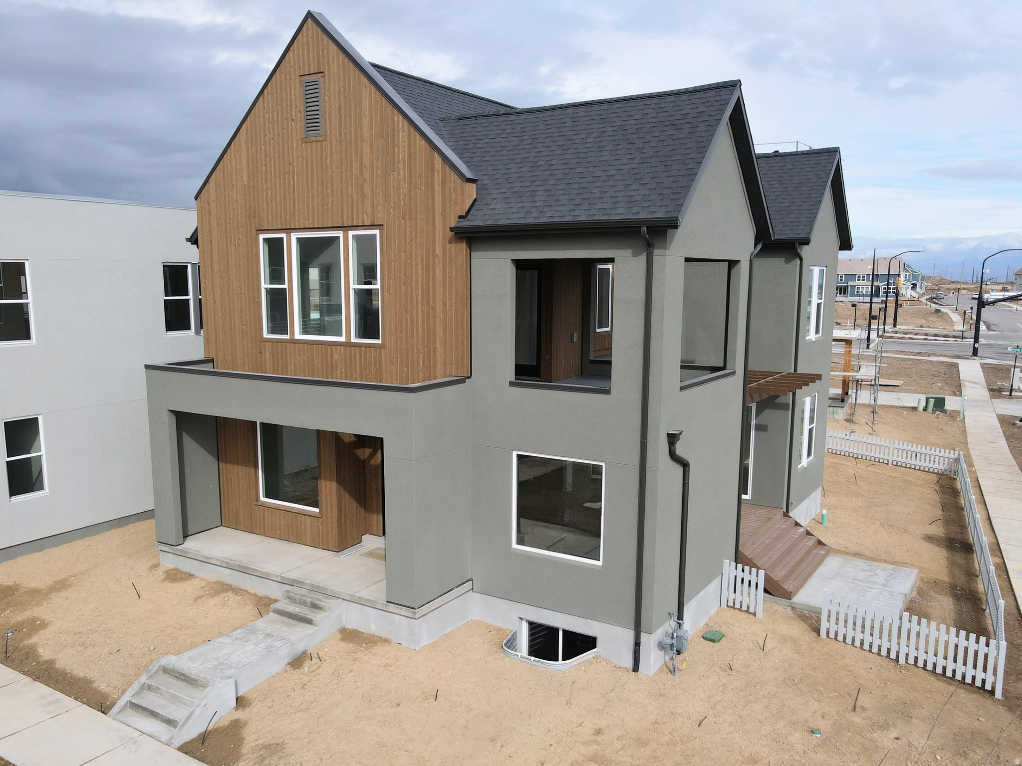 DAYBREAK - Residential