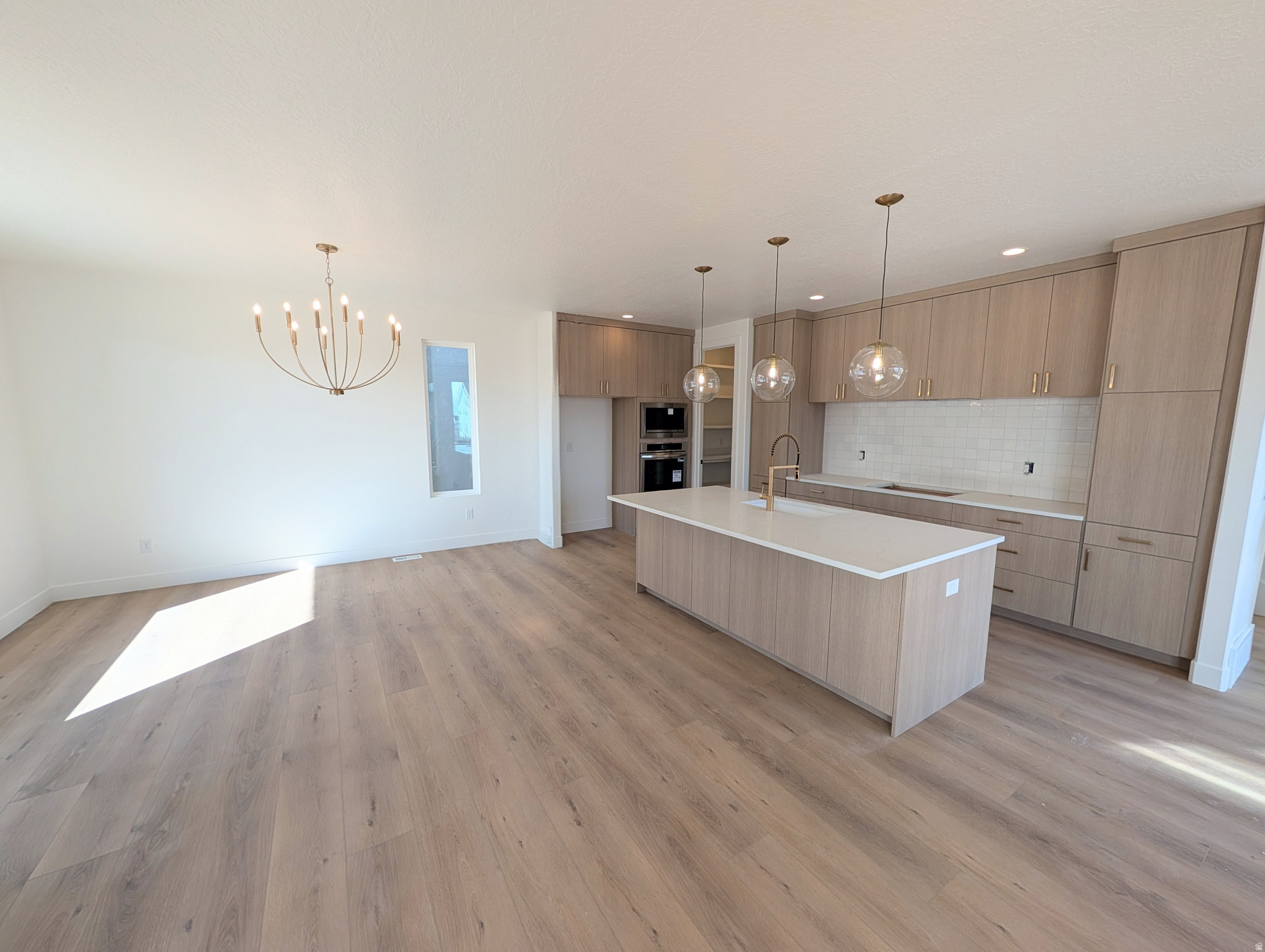 DAYBREAK - Residential