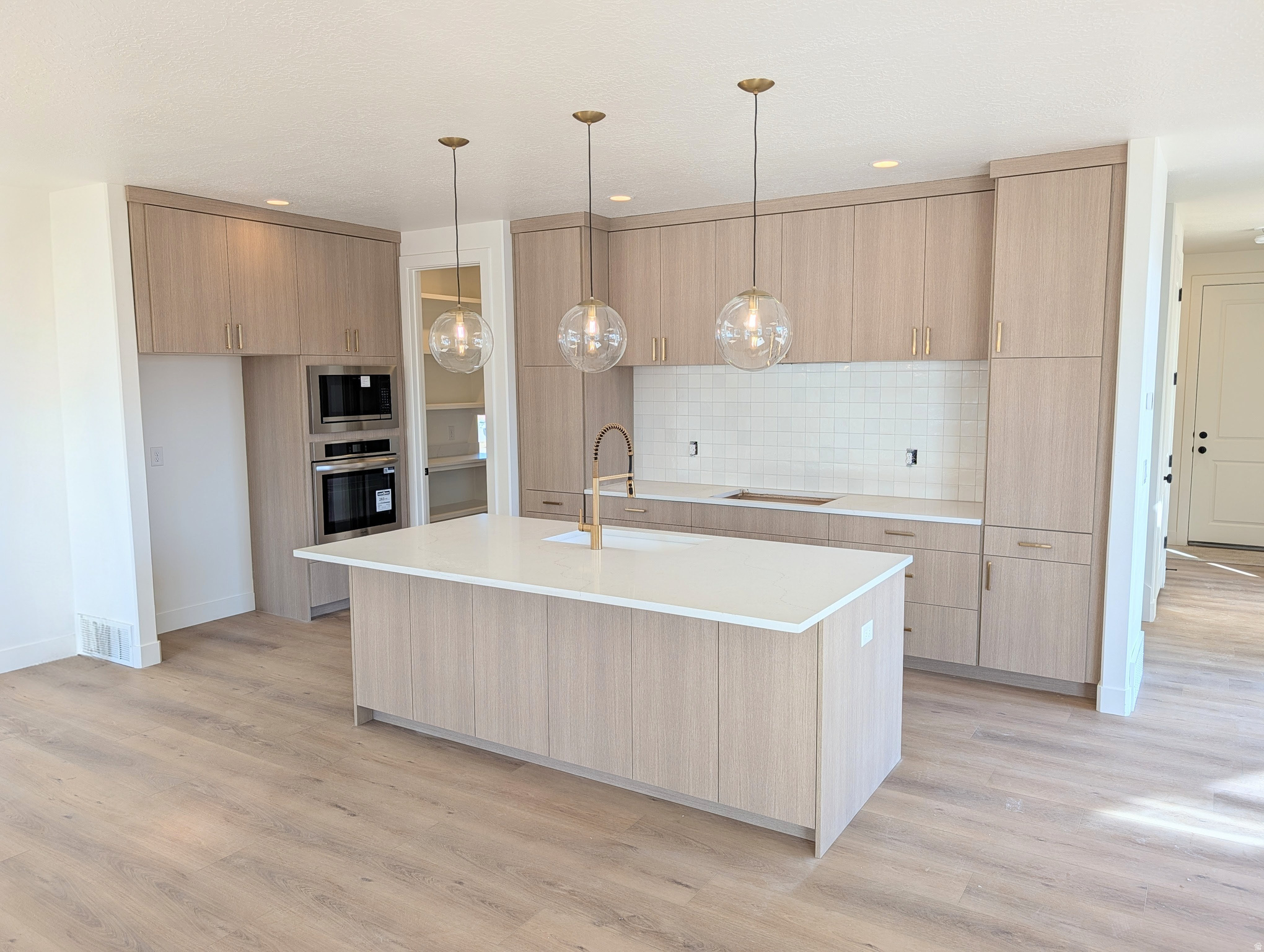 DAYBREAK - Residential