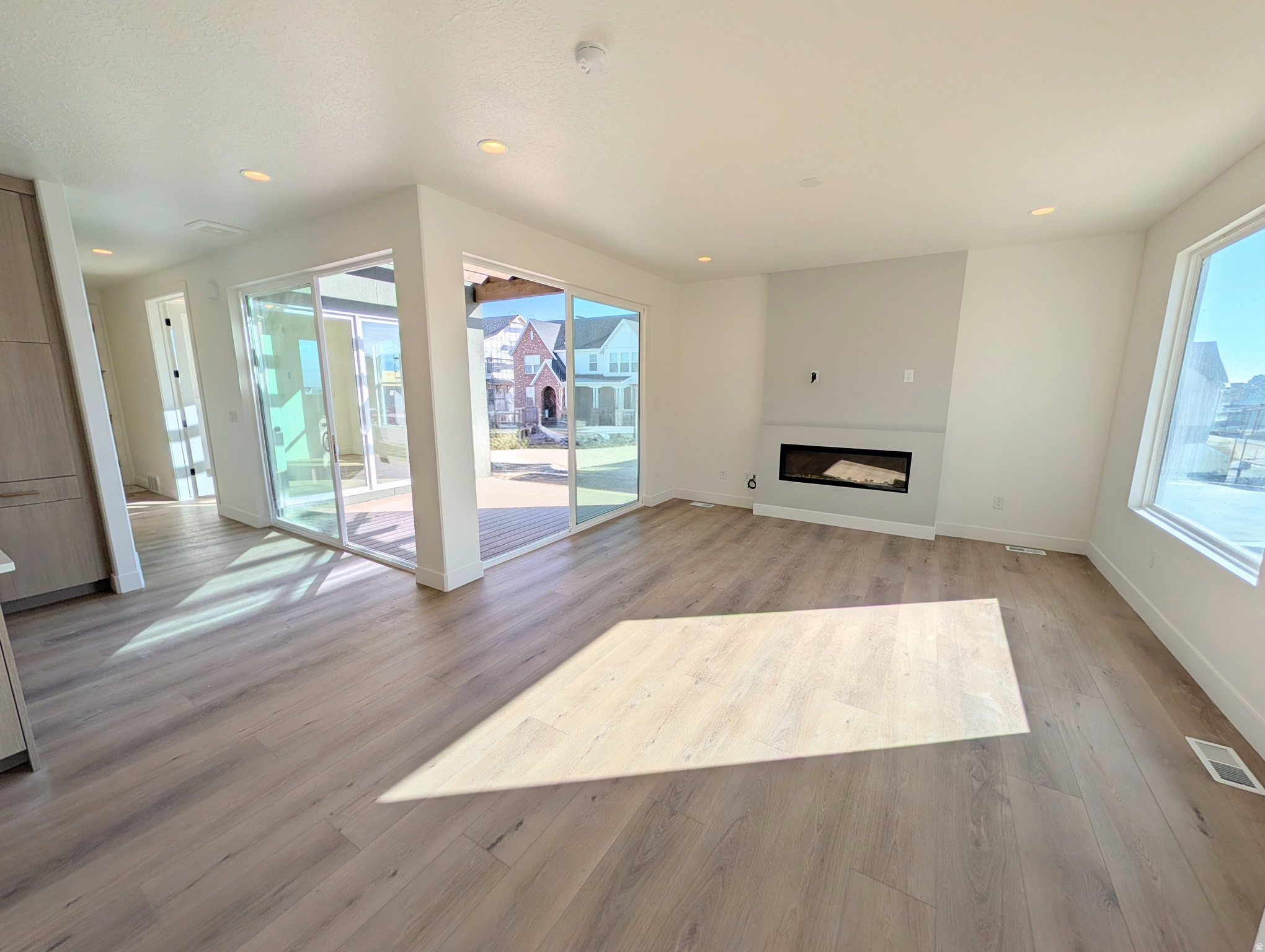 DAYBREAK - Residential