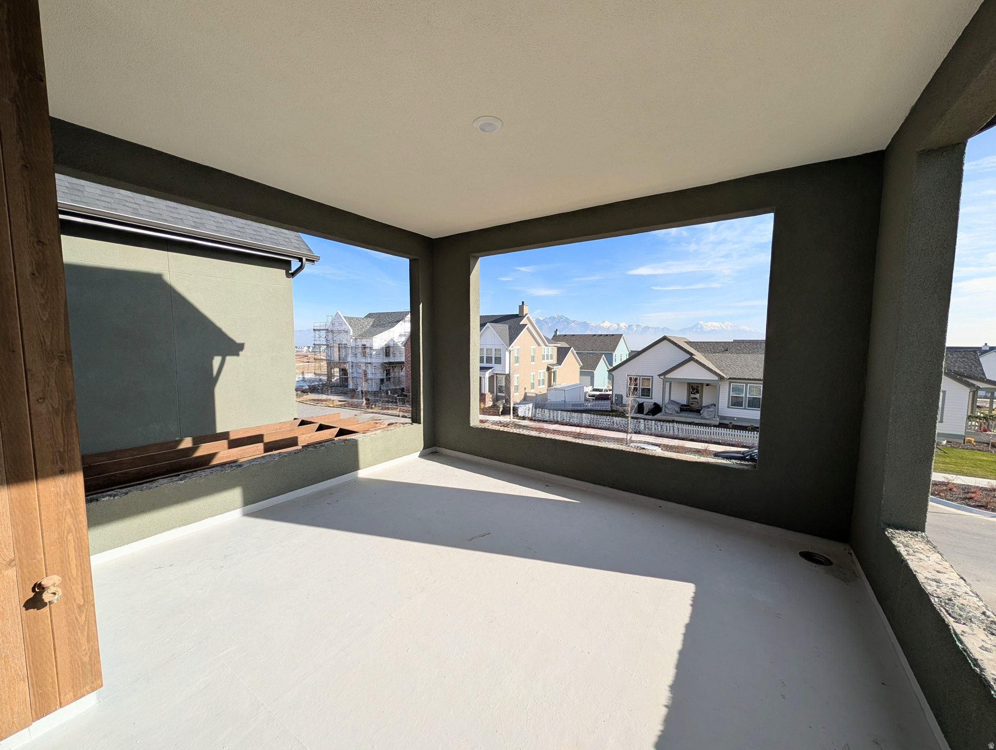 DAYBREAK - Residential