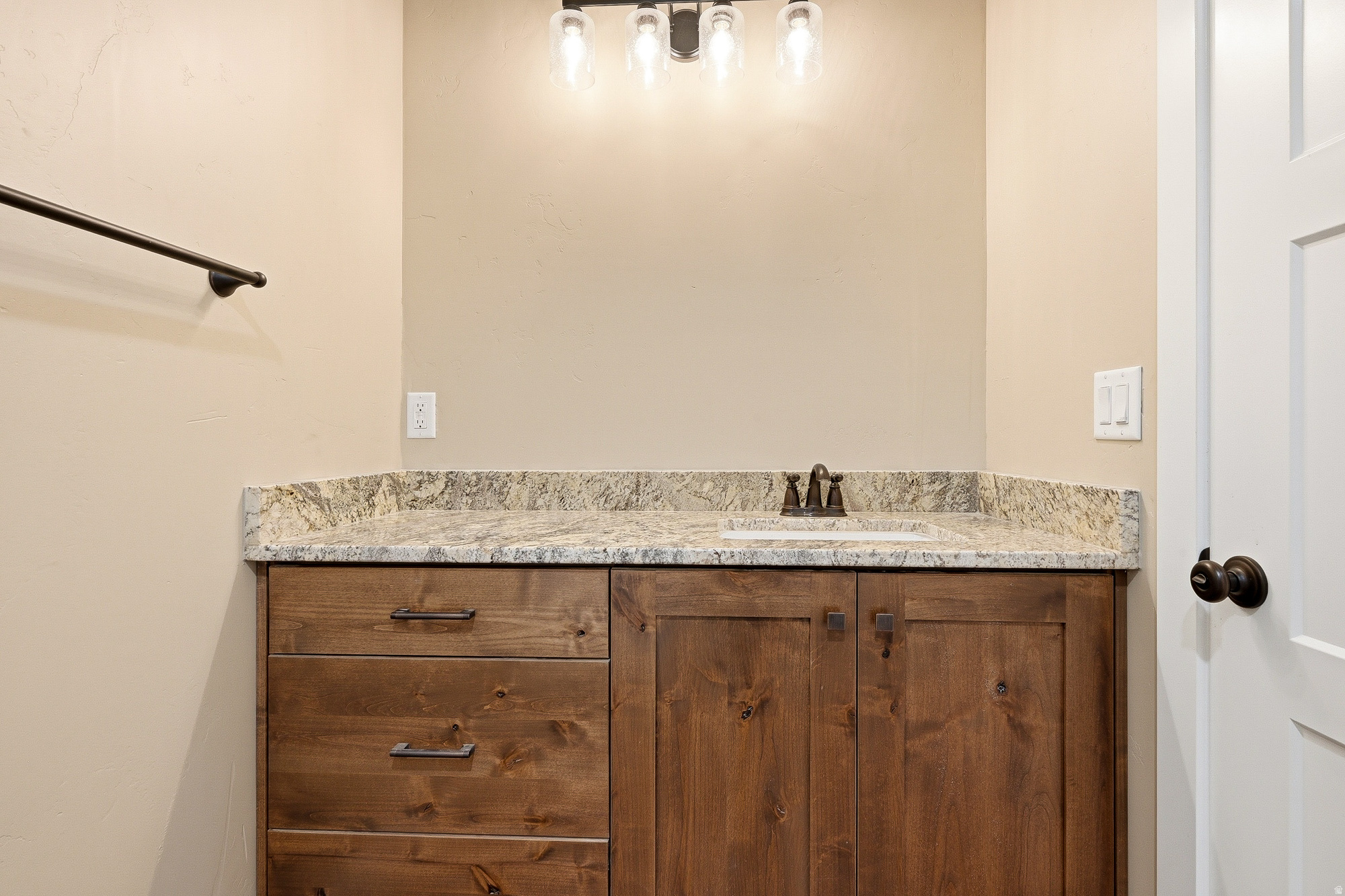 CEDAR HIGHLANDS - Residential