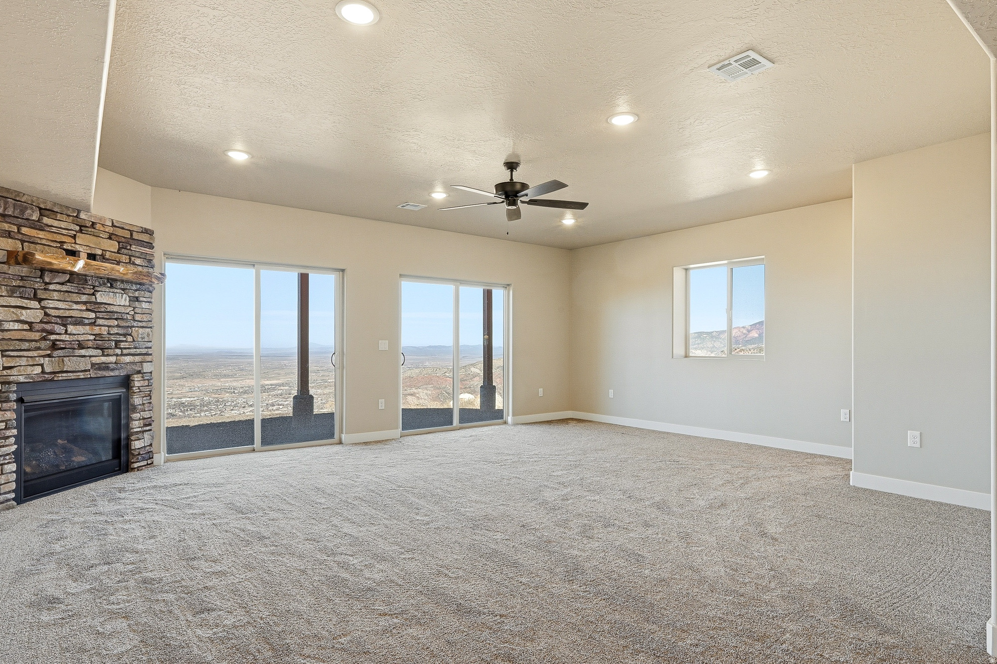 CEDAR HIGHLANDS - Residential