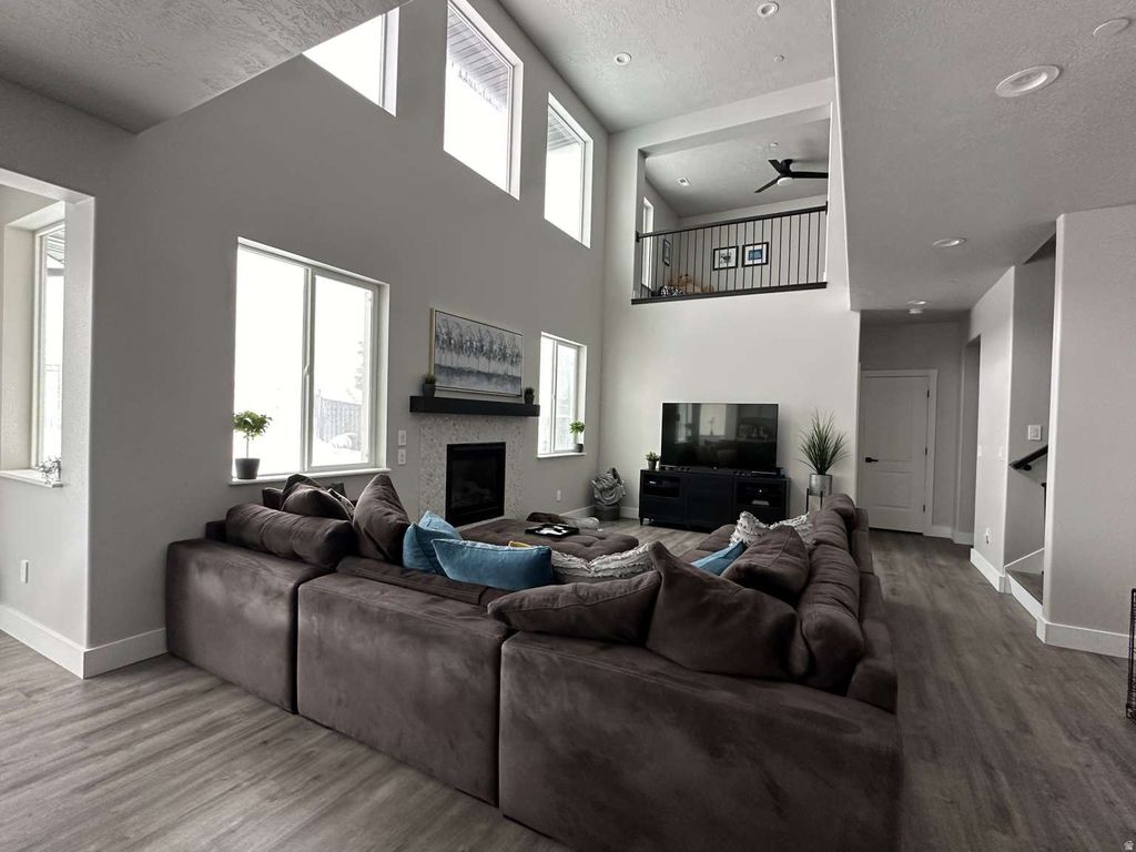 Photo of 1909 E LONGBRANCH DR, Draper, UT 84020 (MLS # 2149913)