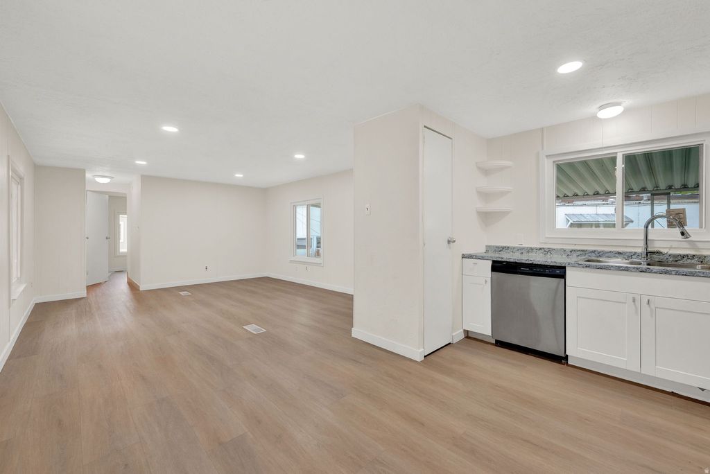 Photo of 900 CENTURY DR #17, Ogden, UT 84404 (MLS # 2152901)