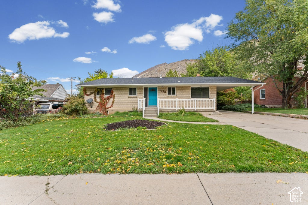 Photo of 1233 E CENTER ST, Springville, UT 84663 (MLS # 2193032)