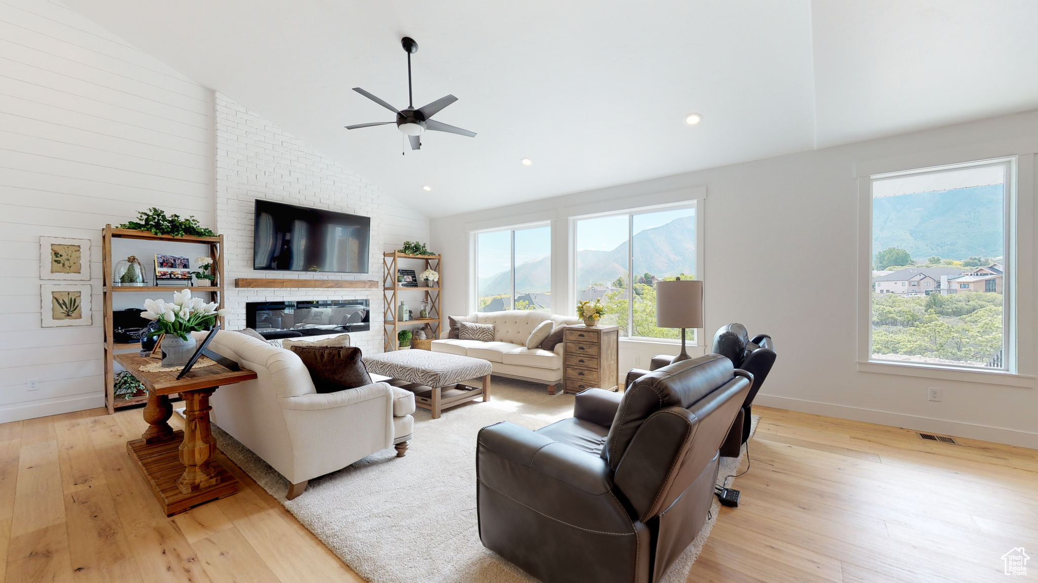 MONA PEAKS - Residential