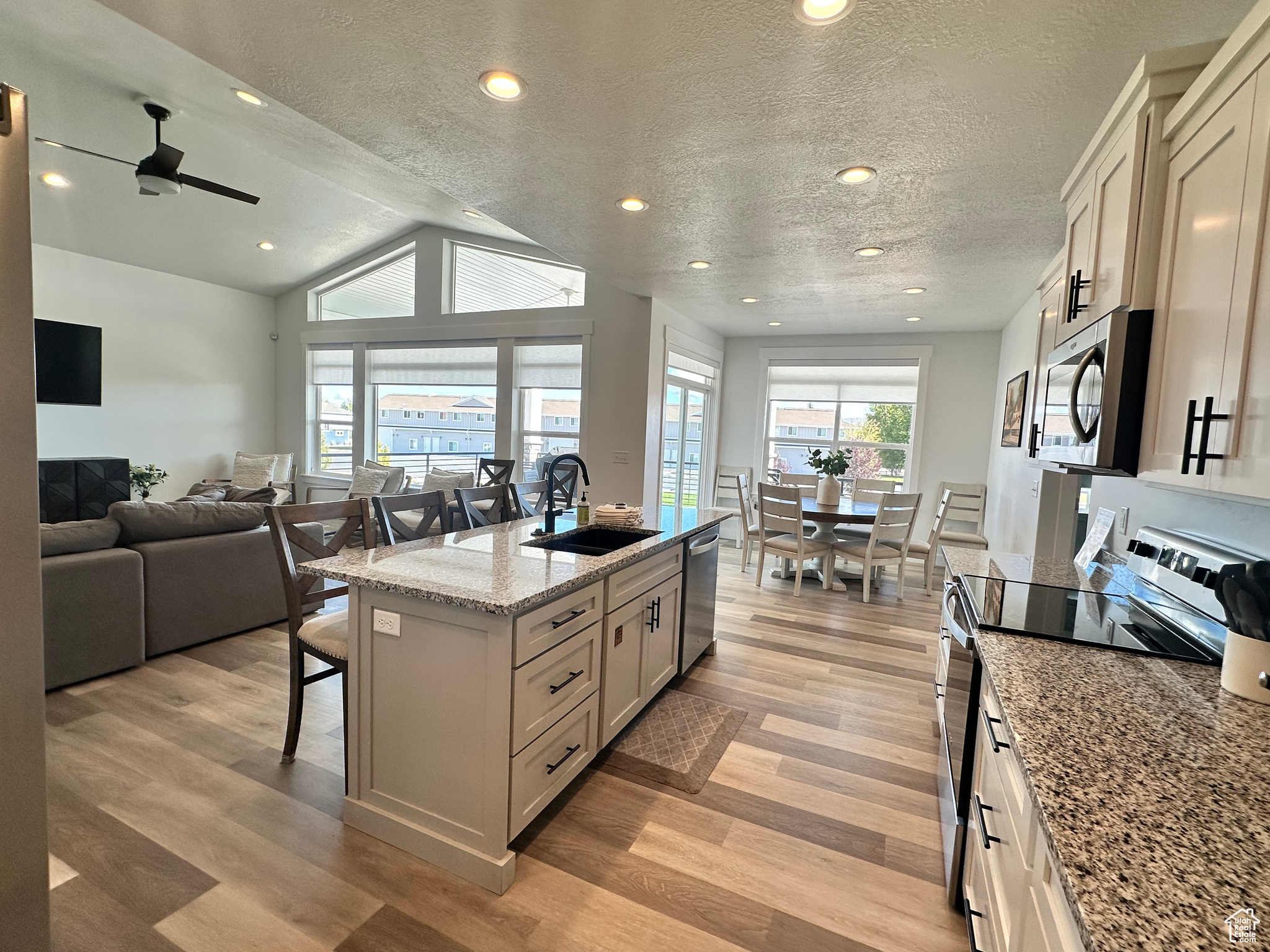BUTTERCUP FARMS - Residential