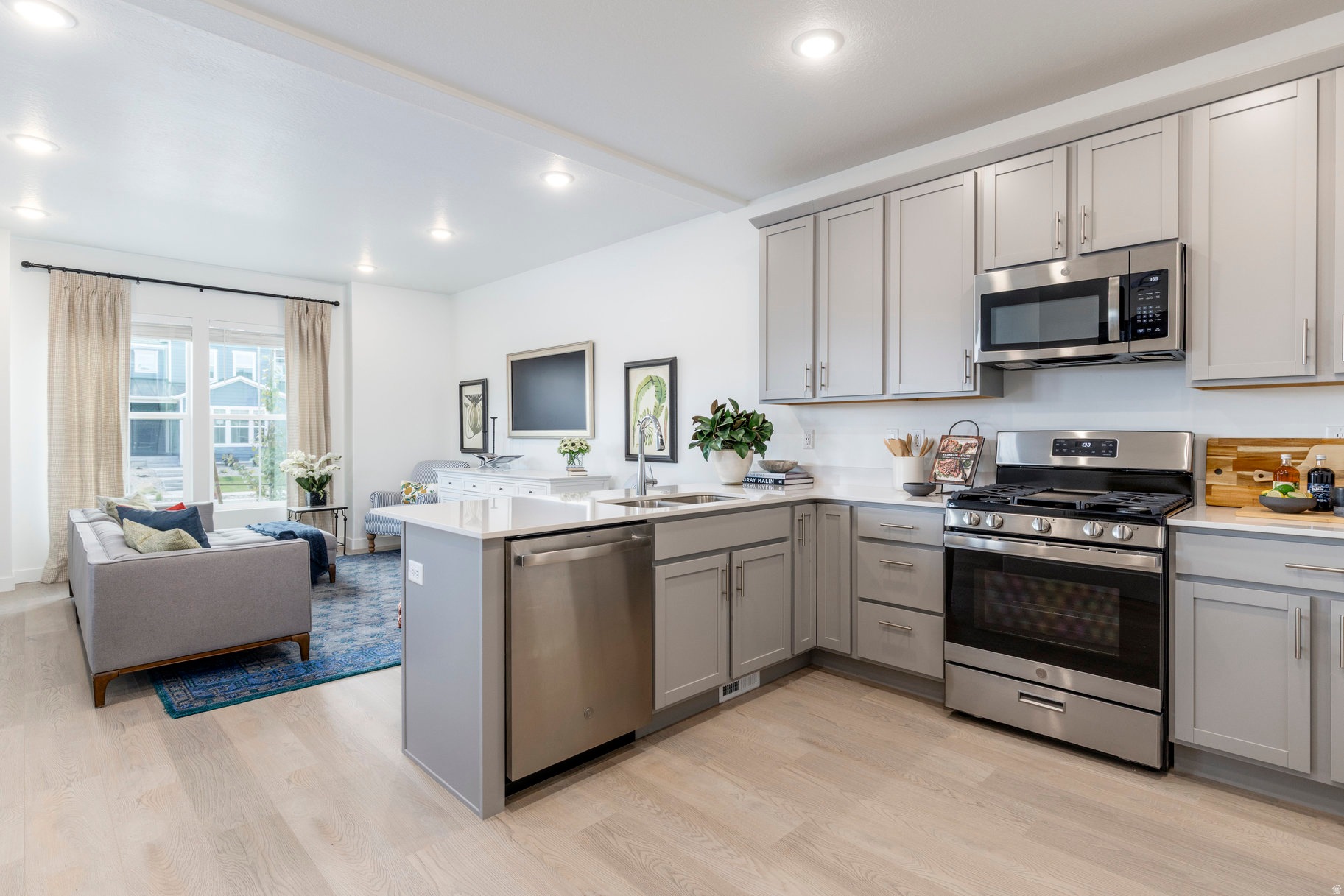 FRANCIS COMMONS - Residential