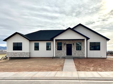 Homes For Sale - 431 W Center St<br/> Gunnison, UT 84634