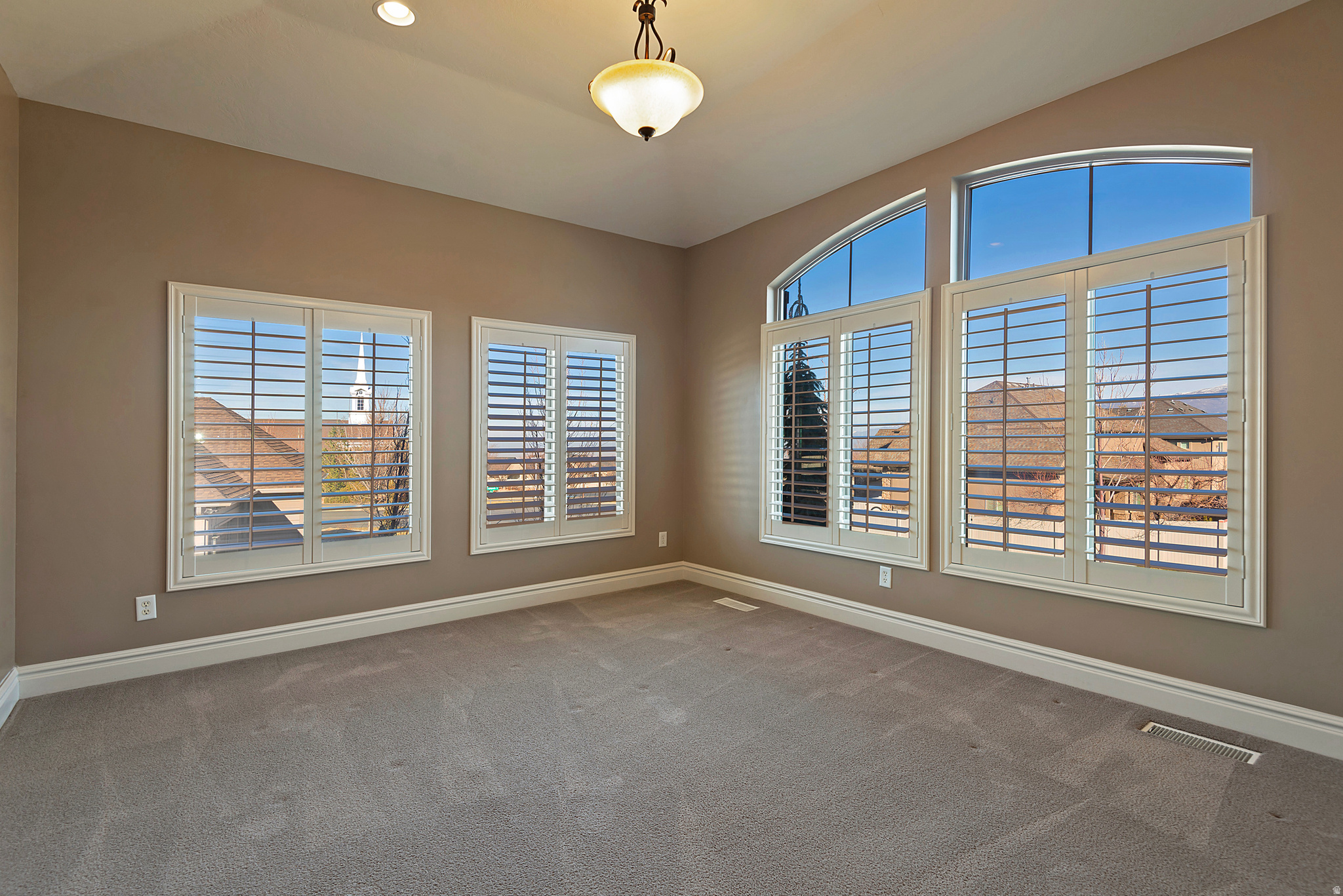 EAGLEPOINTE ESTATES - Residential