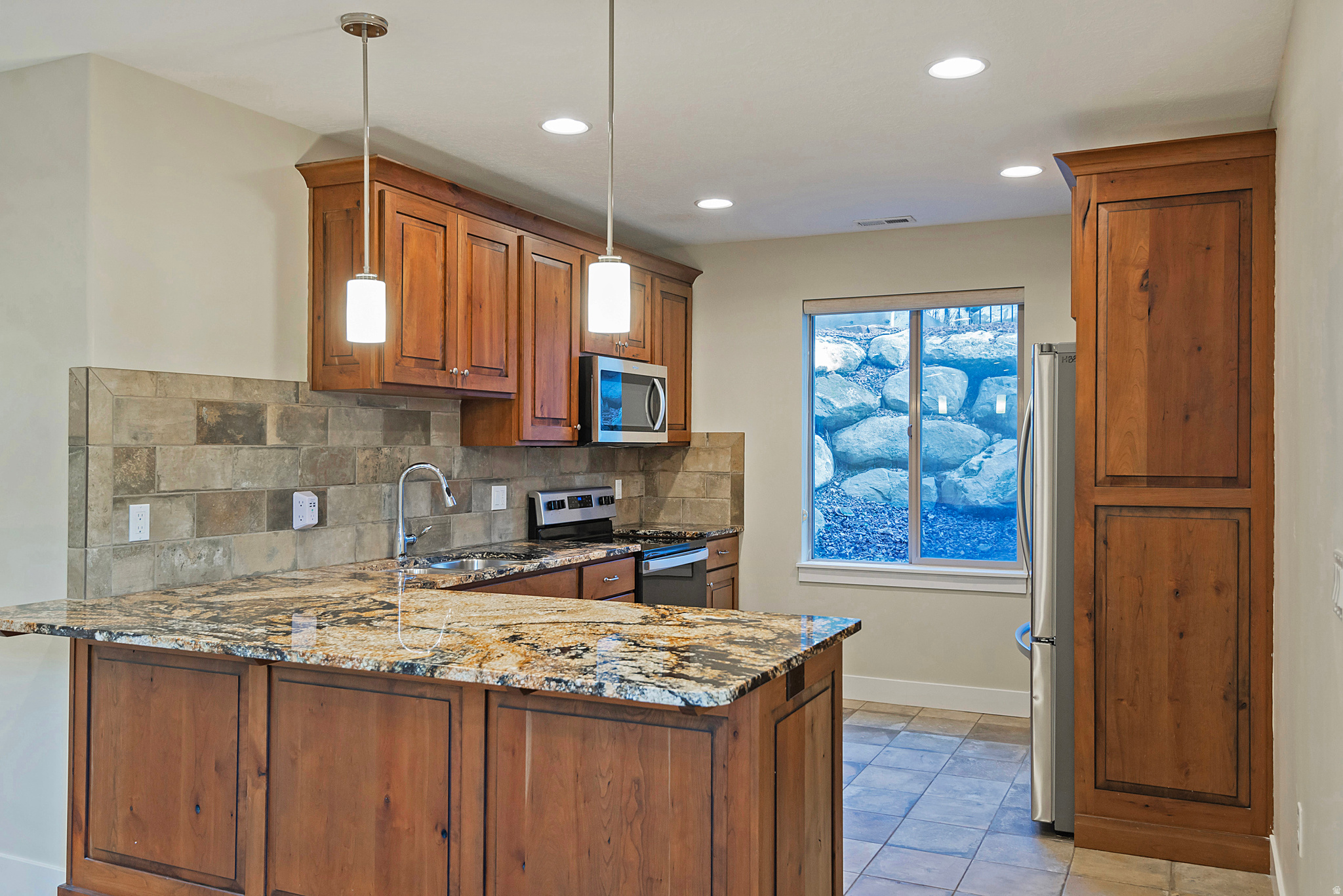 EAGLEPOINTE ESTATES - Residential