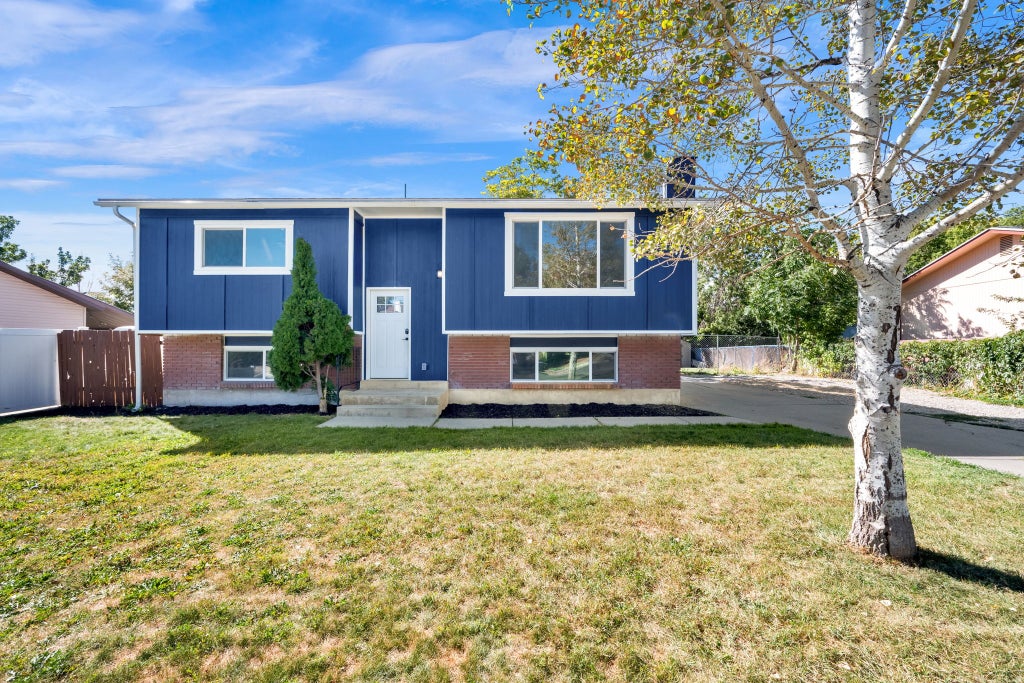Photo of 4609 W TWILIGHT DR, Kearns, UT 84118 (MLS # 2185037)