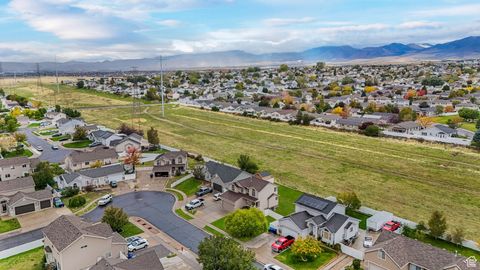 Tiny photo for 6698 EARLY DAWN Dr, West Jordan, UT 84084 (MLS # 2118303)