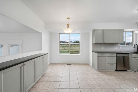 Tiny photo for 6698 EARLY DAWN Dr, West Jordan, UT 84084 (MLS # 2118303)
