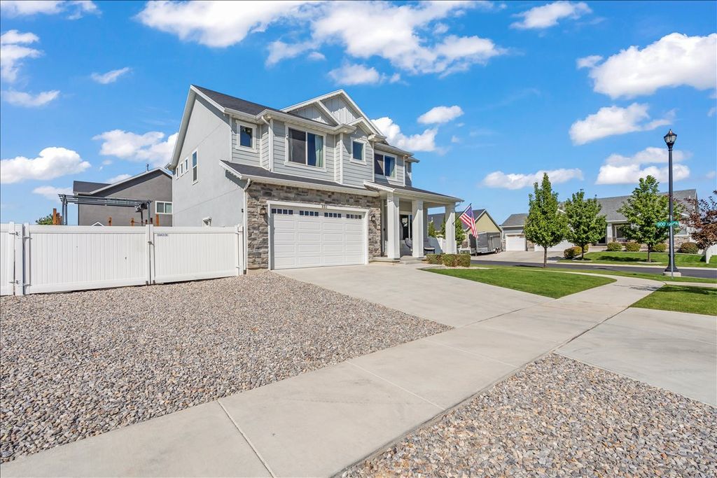 Photo of 893 N SPRING LN, Spanish Fork, UT 84660 (MLS # 2136833)