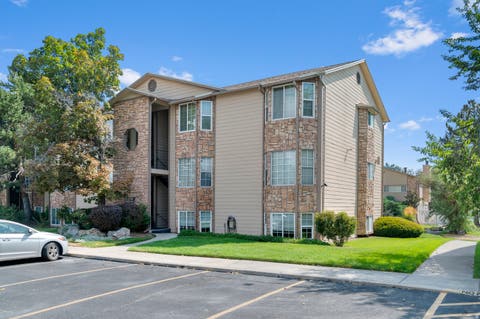 Condo For Sale - 7721 S Briarsprings Dr<br/> Midvale, UT 84047