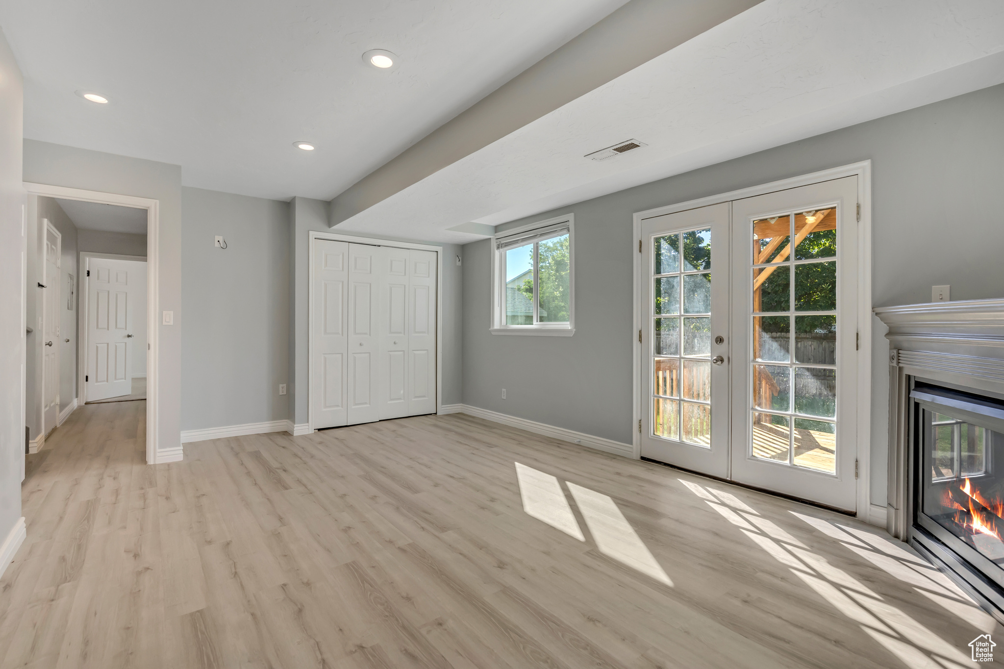 CHELSIE PARK - Residential