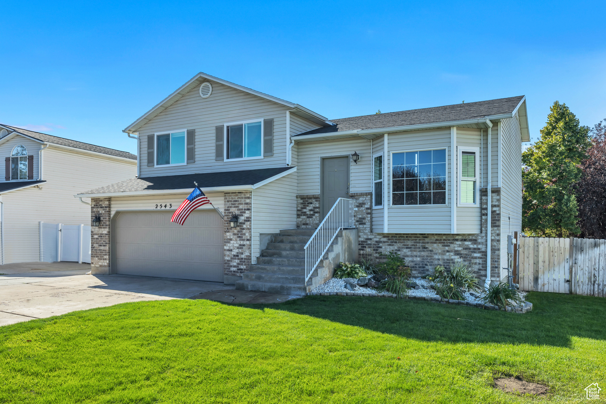 CHELSIE PARK - Residential