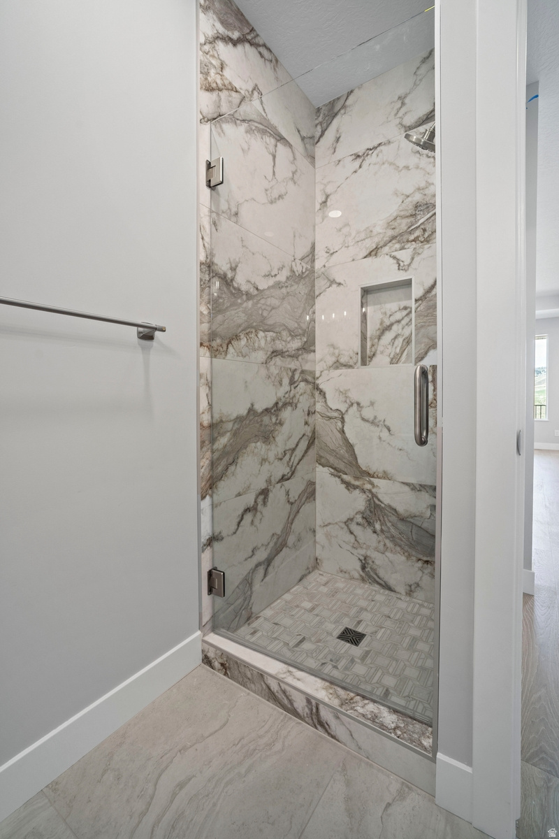 BONNEVILLE TRAIL - Residential