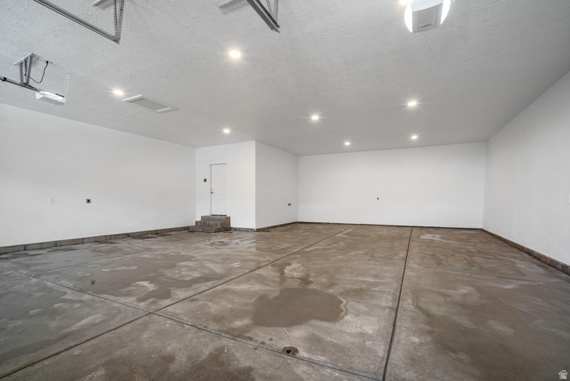 BONNEVILLE TRAIL - Residential