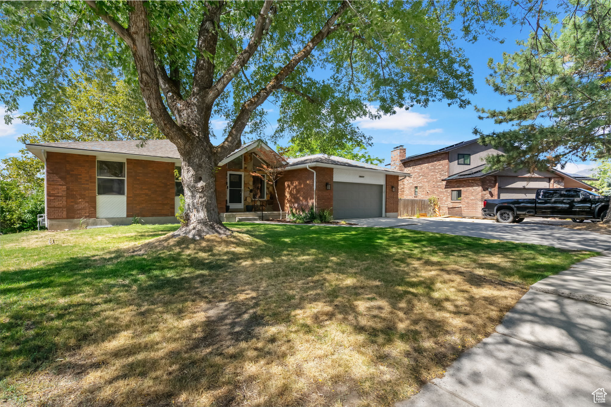 GRANDUER ESTATES - Residential