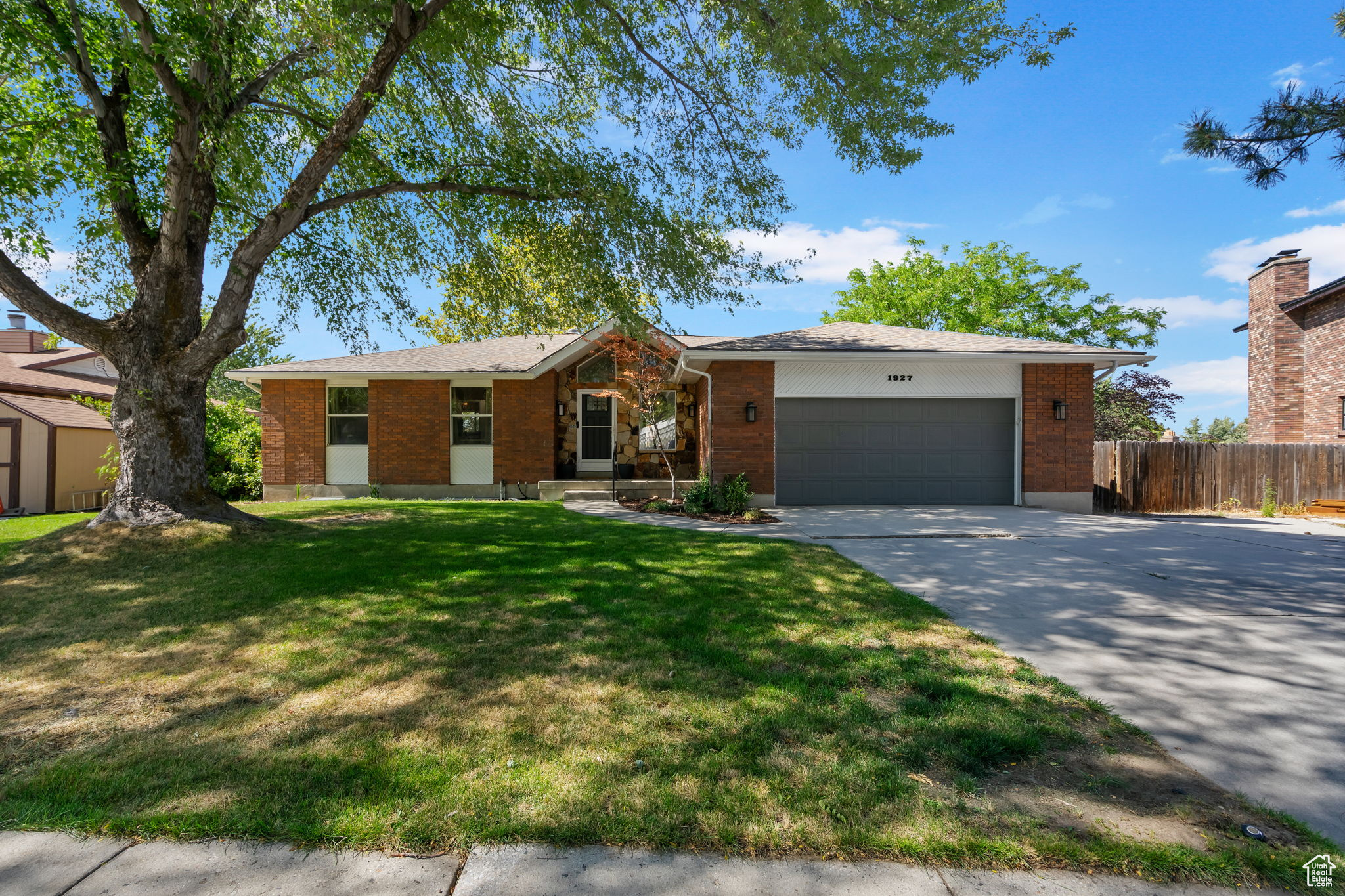 GRANDUER ESTATES - Residential
