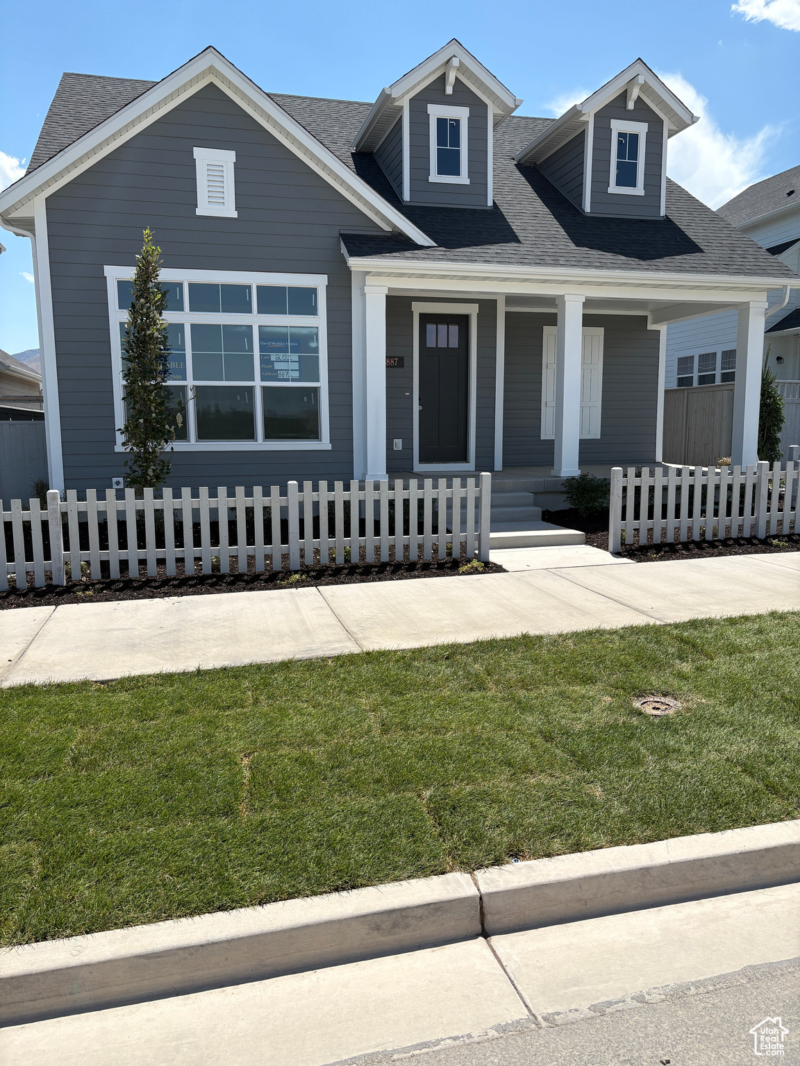 BEACON POINTE - Residential