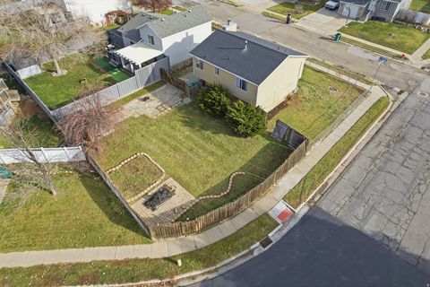 Tiny photo for 1683 N 250 W, Layton, UT 84041 (MLS # 2127342)