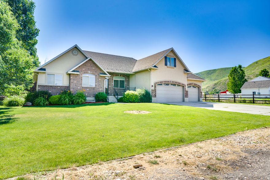 Seller Financing/Lease Option available! Beautiful home on 1.06 acres, great horse property with 36x48 recreational barn/shop large enough for gatherings, toy/boat storage or animals with finished workshop/gym space. Turnout area with loafing shed, goat barn & chicken coop. Fully fenced and ready for all your needs. Generous backyard with covered patio & 9 person hot tub. Home offers an open layout, vaulted ceilings and large windows with abundant natural lighting. Main level living with primary suite offering separate tub & shower and walk in closet, 2 additional bedrooms, and full bathroom, laundry room with half bathroom. Upper level loft/flex space with a 3/4 bath and 2 bedrooms. Fully finished basement with separate outside entrance, kitchenette and dining space, family room, 3 bedrooms, bathroom with laundry hookups and large finished storage room. 2 Daniel Irrigation shares included. Beautiful mountain views and easy recreational access straight from your driveway. Close proximity to Heber's many amenities. Salt Lake City International Airport is 55 minutes away, Provo/Orem is just a quick 30 minutes. Buyer to verify all.