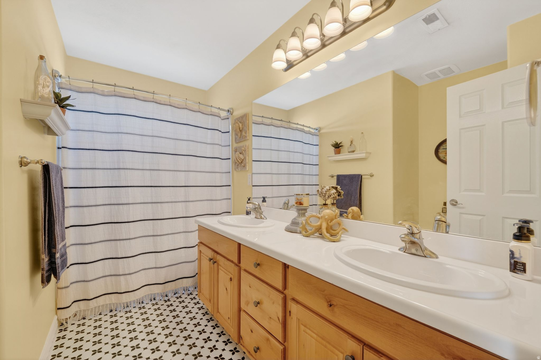 BROOKSFIELD - Residential