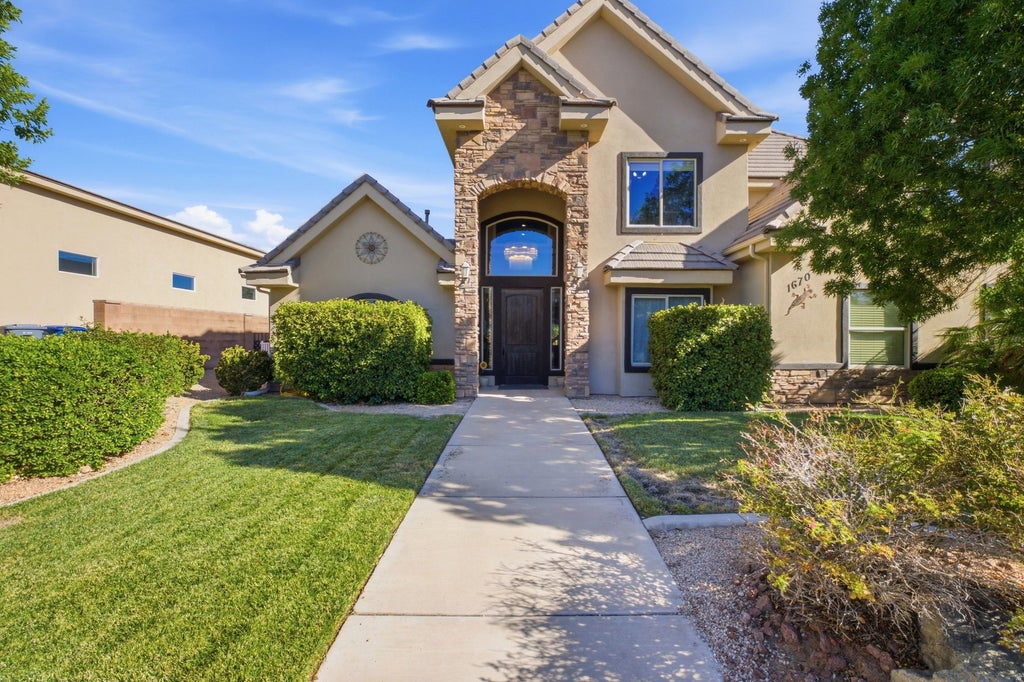 Photo of 1670 W 3530 S, Saint George, UT 84790 (MLS # 2183839)