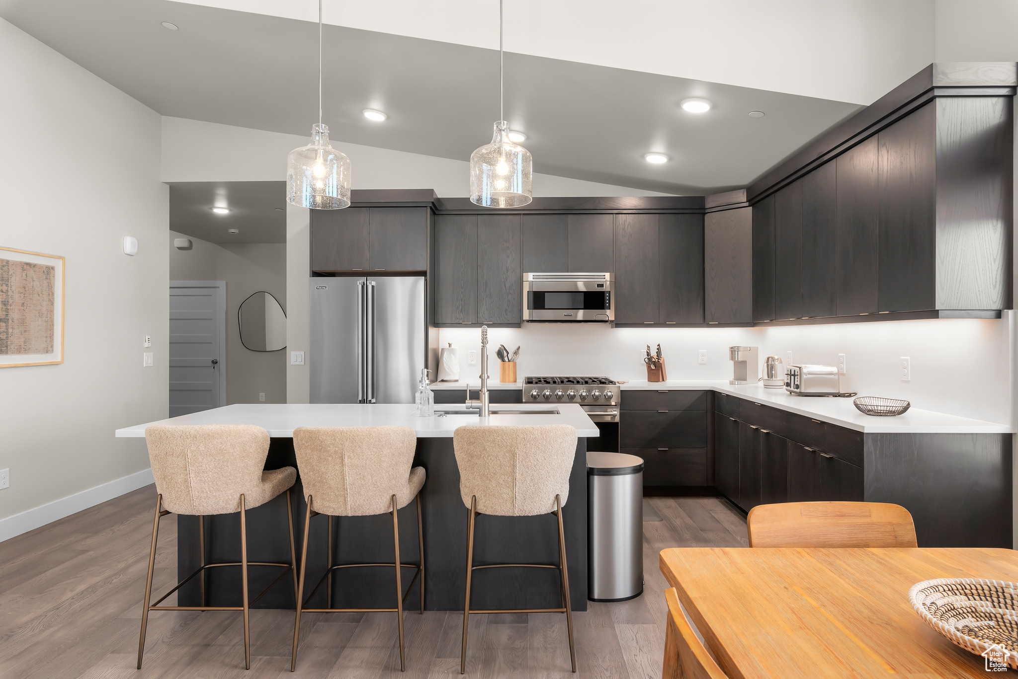MAYFLOWER LAKESIDE - Residential