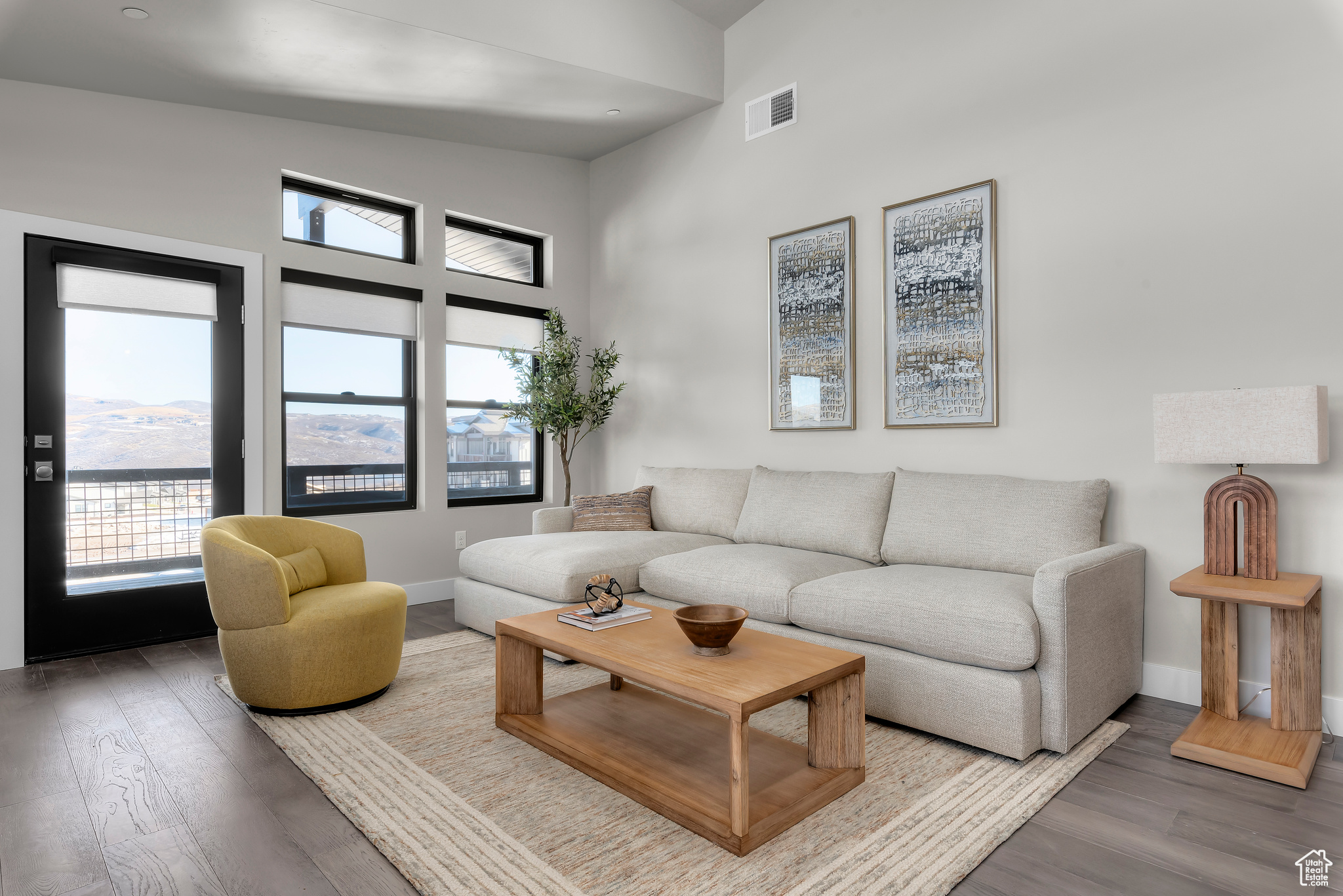 MAYFLOWER LAKESIDE - Residential