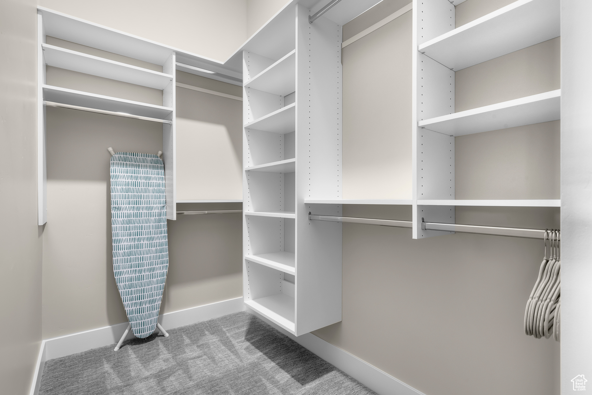 MAYFLOWER LAKESIDE - Residential