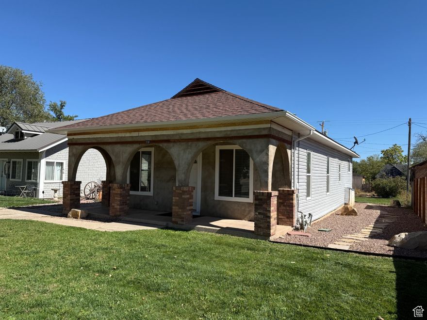 Own a piece of history in downtown Roosevelt! This home has 3 bedrooms, 2 bathrooms--all on one level. Nice open floor plan with tall ceilings make this feel even bigger! Updated and ready for its new owners. It's within walking distance to many amenities including parks, UBH, restaurants, the new library, and aquatic center! Priced to sell. Contact agent to schedule a showing.