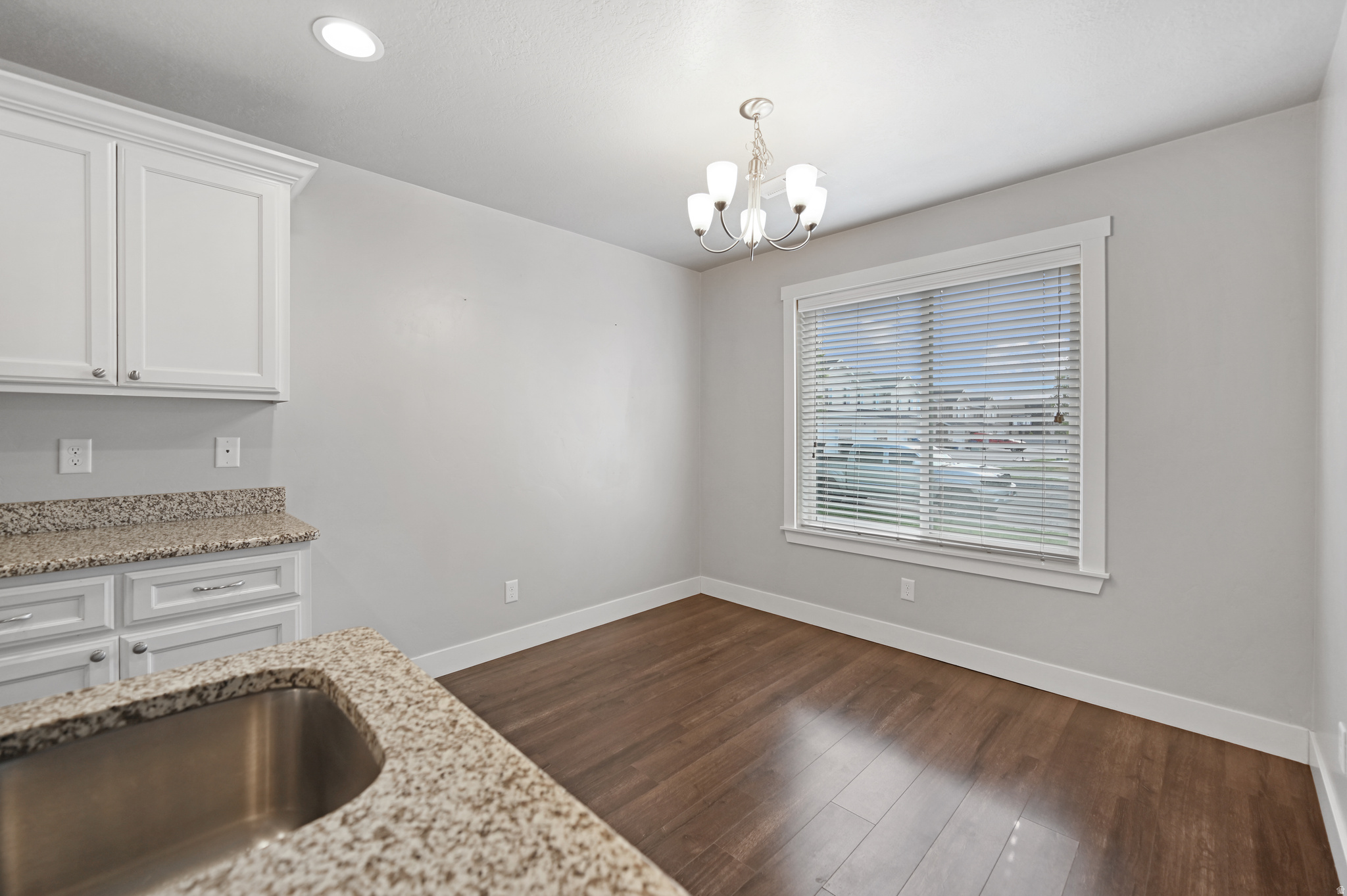 GREEN CANYON SQUARE - Residential