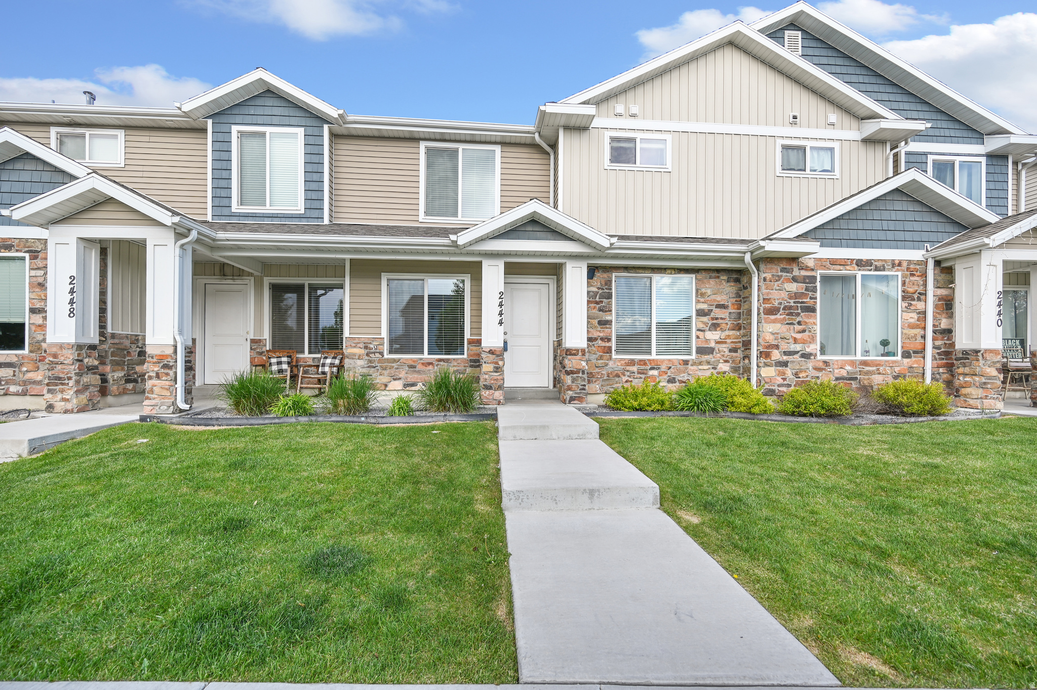 GREEN CANYON SQUARE - Residential