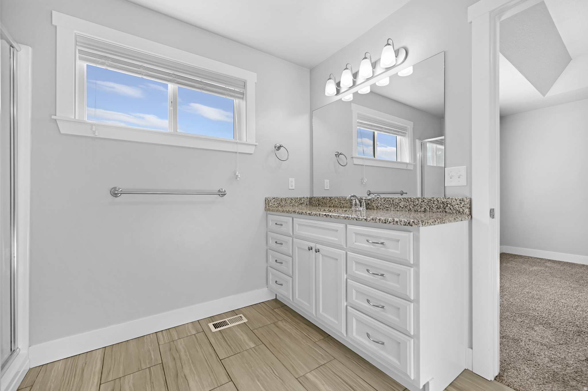 GREEN CANYON SQUARE - Residential